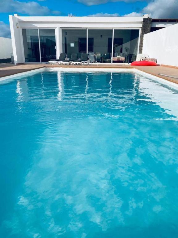Villa Baroli Amplia Piscina Privada Climatizada Playa Blanca  Exterior photo