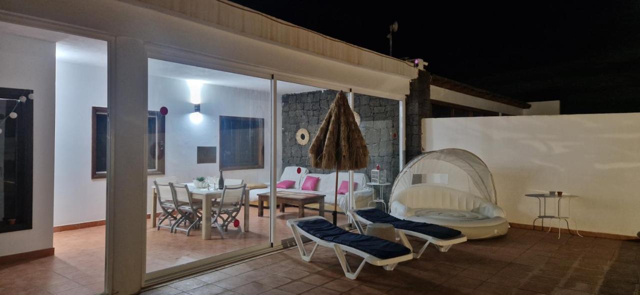 Villa Baroli Amplia Piscina Privada Climatizada Playa Blanca  Exterior photo